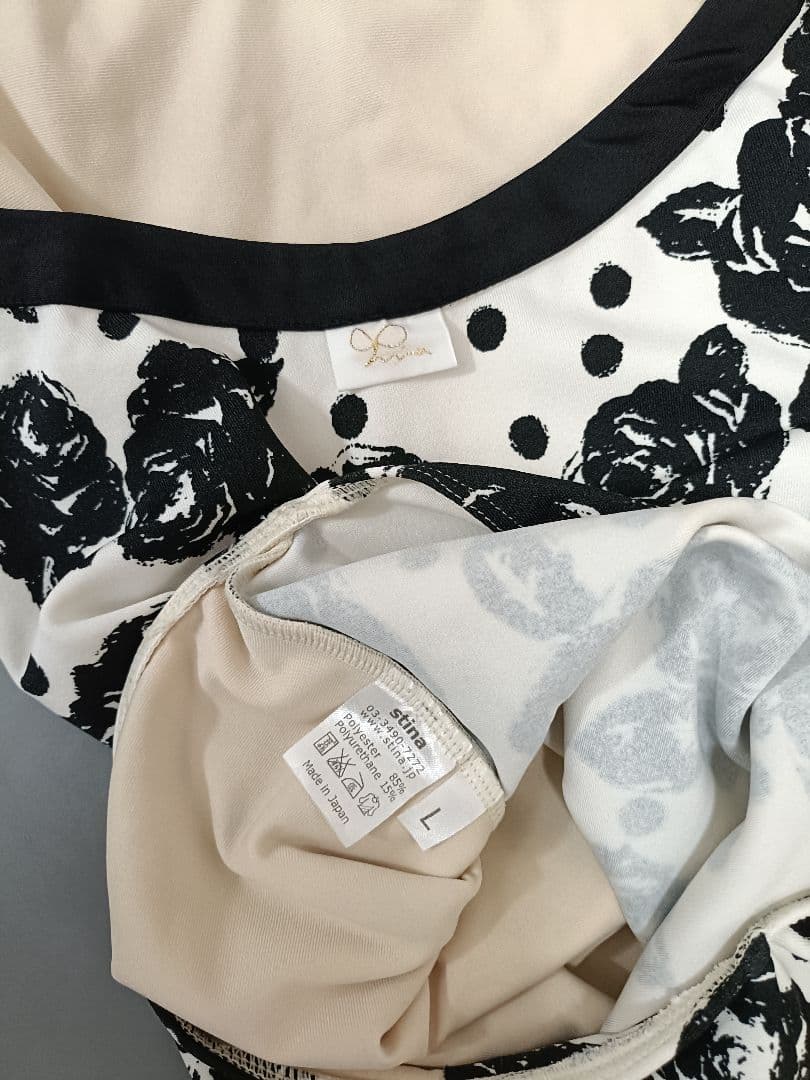 stina　スティナ　Lサイズ　タイプC　ホルターネック　フリル　花柄　中古美品