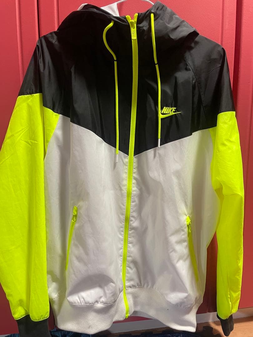 NIKE ウィンドランナーフーディジャケット
