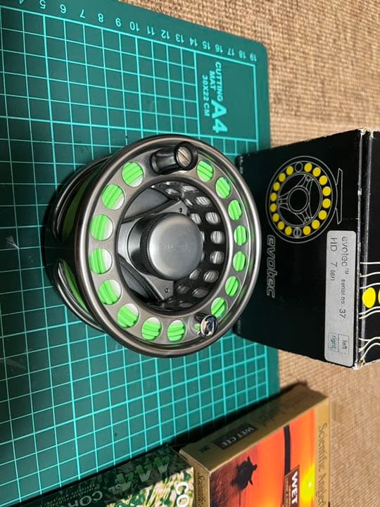 リール LOOP evotecHD 7ten