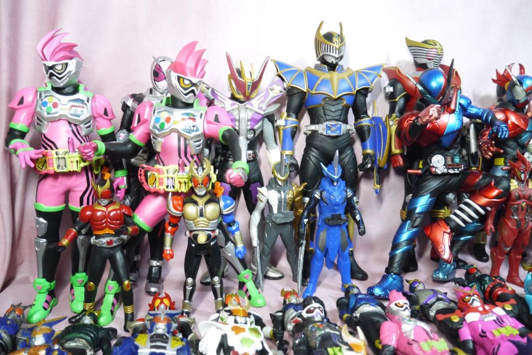 ライダーヒーローシリーズ　ビックサイズソフビフィギュア　など　86体
