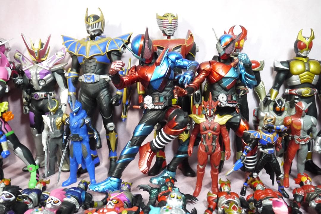 ライダーヒーローシリーズ　ビックサイズソフビフィギュア　など　86体