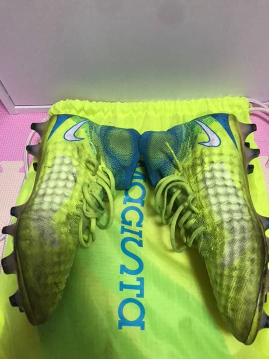 サッカースパイク ナイキ