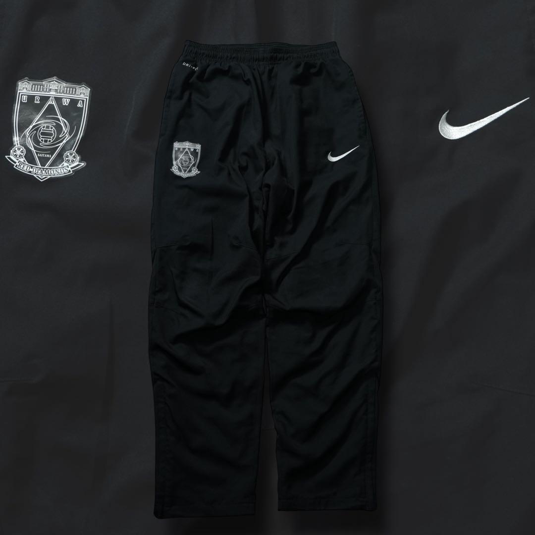 NIKE 浦和レッズ 支給品 パンツ 移動着 ジャージ ナイロン