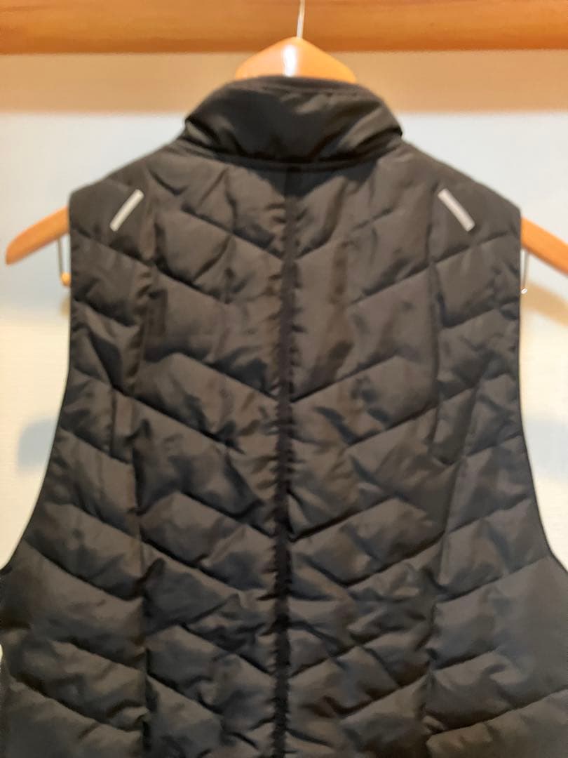 NIKE ランニングウェア ベスト 新品 メンズ アウターナイキ Lブラック