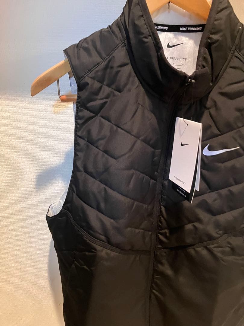 NIKE ランニングウェア ベスト 新品 メンズ アウターナイキ Lブラック