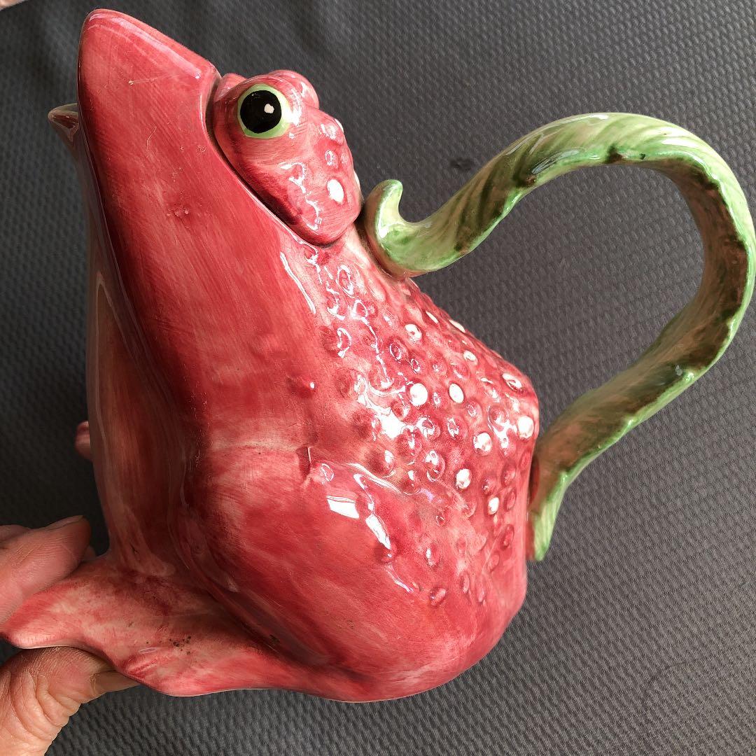 かえるさんのピッチャーです
