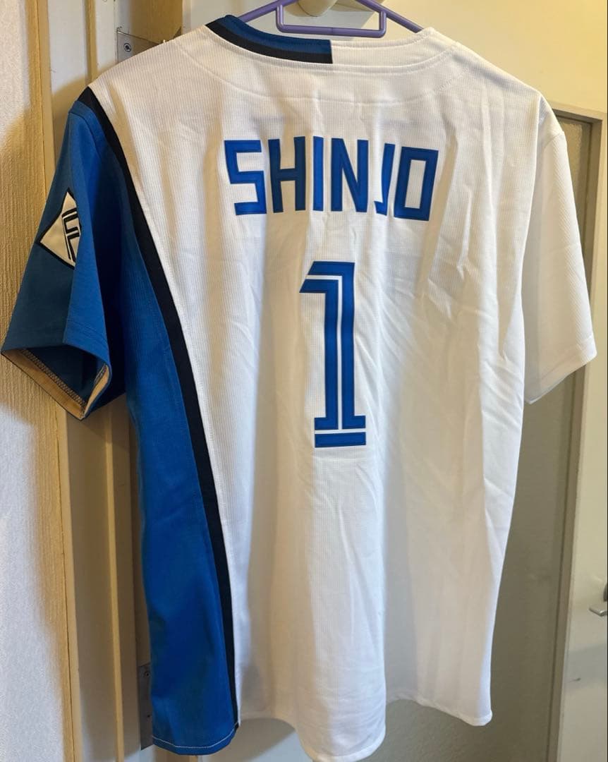 北海道日本ハムファイターズ　ユニホーム　ホーム　新庄剛志