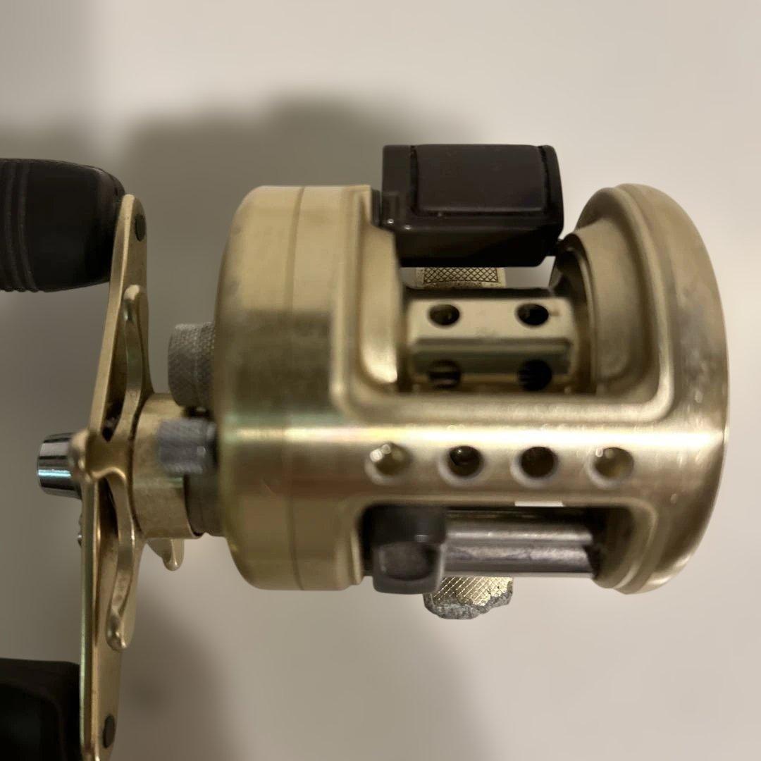 オ*ニ様 SHIMANO シマノCALCUTTA カルカッタ50XT 右ハンドル