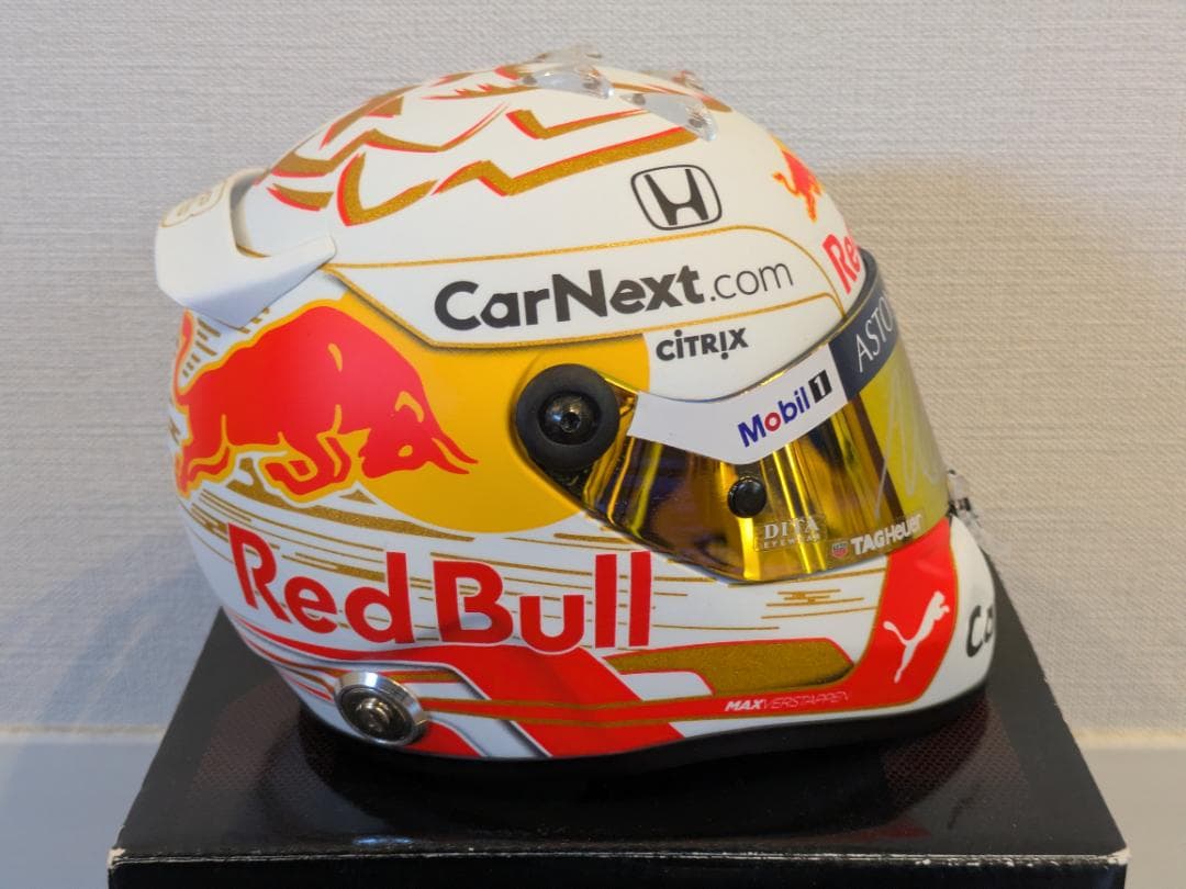 フェルスタッペン 2020年 レッドブル 直筆サイン ヘルメット