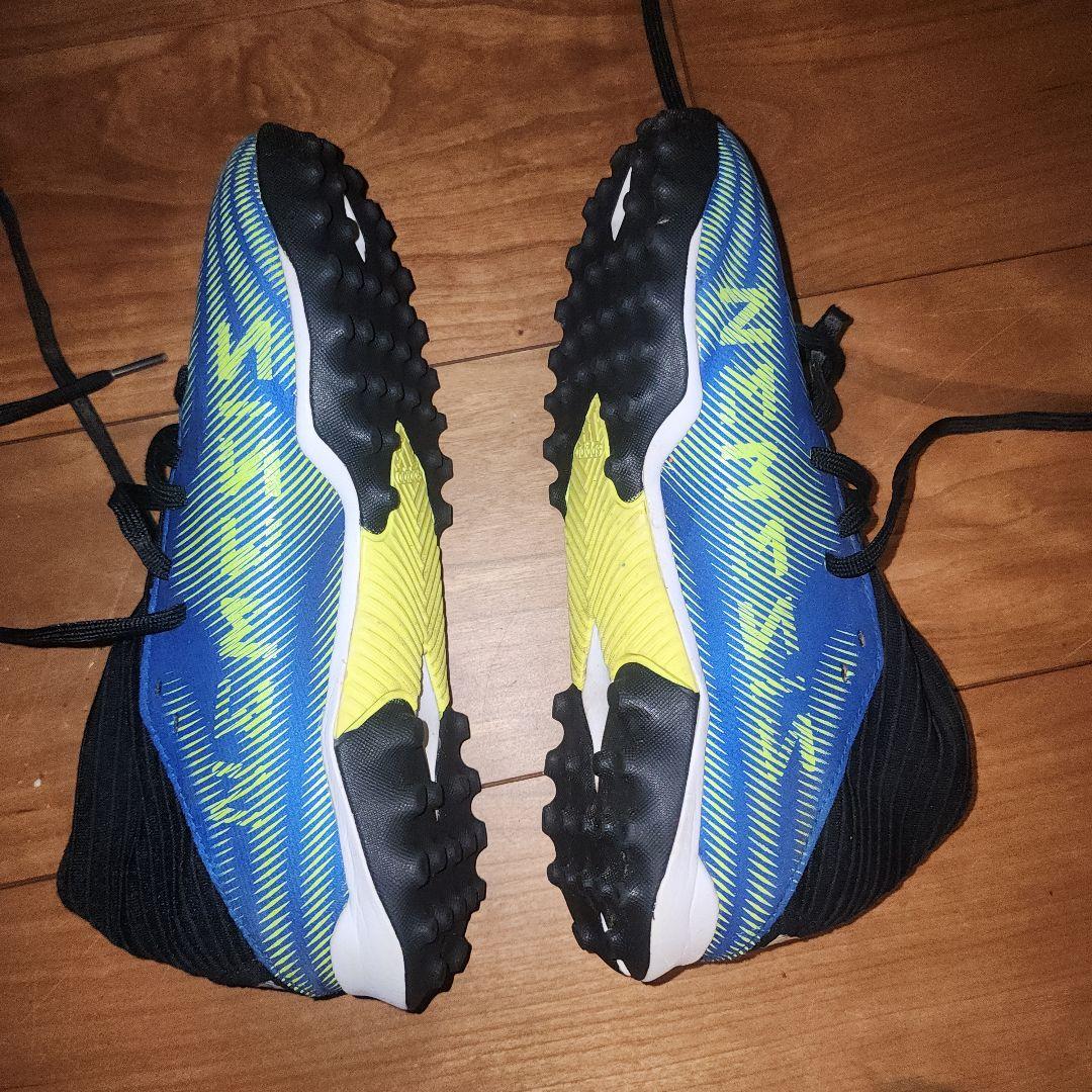 プーマ サッカーシューズ 青、黒