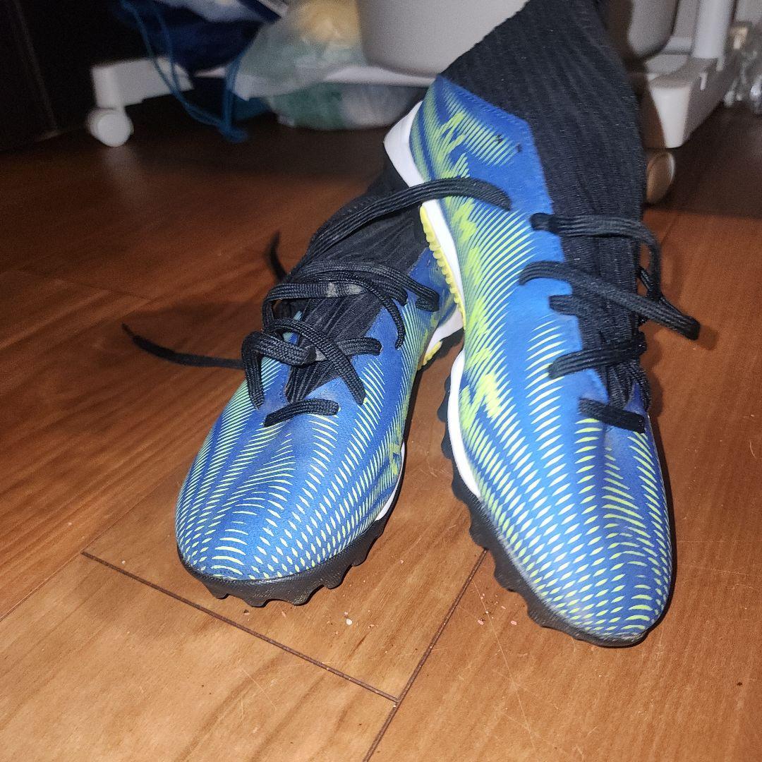 プーマ サッカーシューズ 青、黒