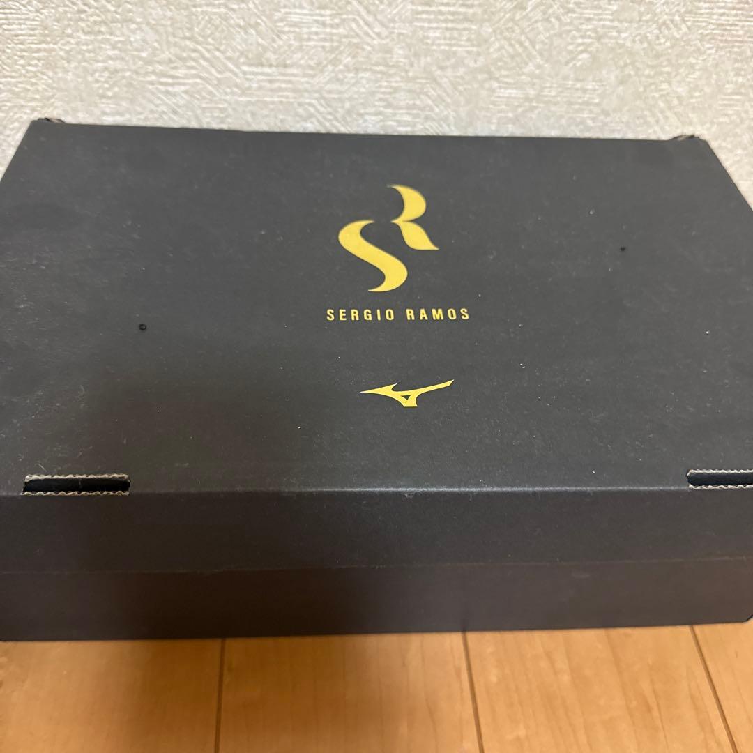Mizuno Morelia Neo IIIセルヒオ・ラモスモデル