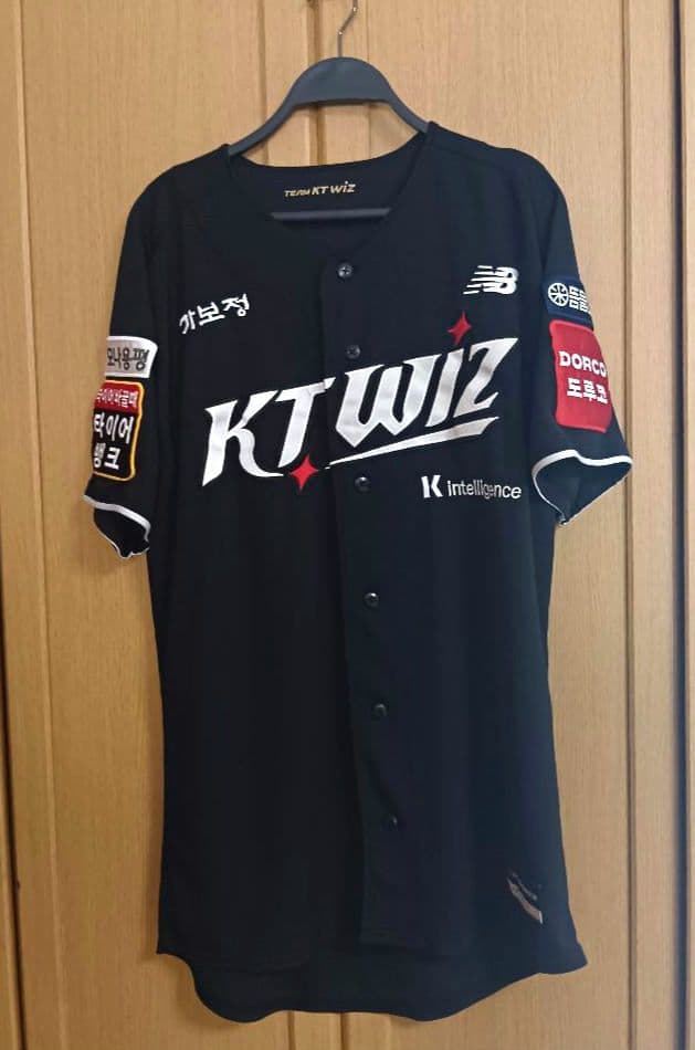 【黒】韓国プロ野球 KT WIZ 監督 ユニフォーム