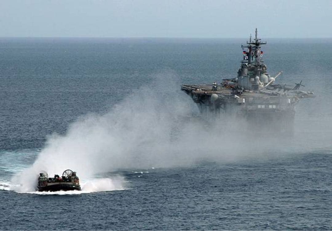 ジッポーUSS Essex(LHD-2)
