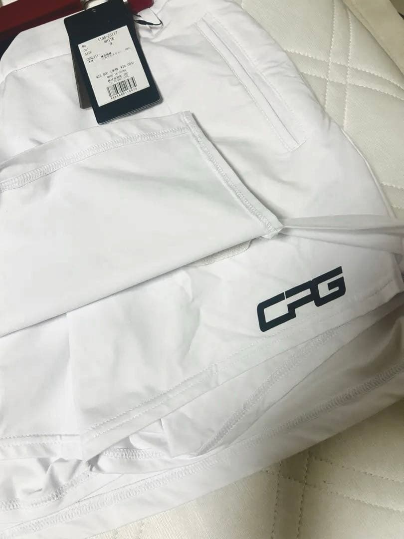 新品未使用タグ付きCPG GOLFスカート サイズ3 ホワイト