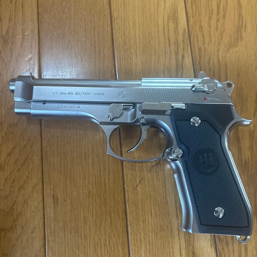 M92F クロームステンレス モデルガン