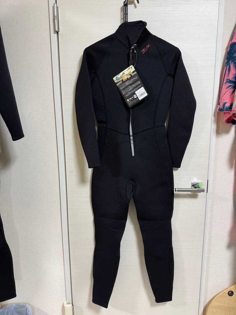 ★新品未使用★ZEAK(ジーク)ウエットスーツ womanＭサイズ