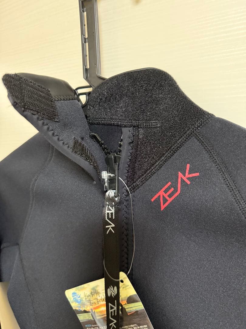 ★新品未使用★ZEAK(ジーク)ウエットスーツ womanＭサイズ