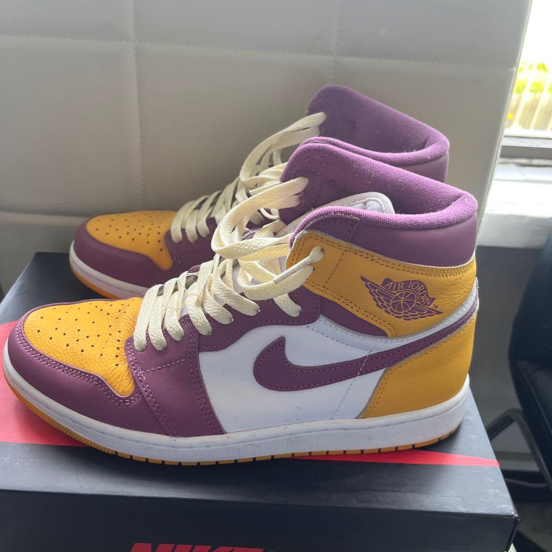 Nike Air Jordan 1 Retro High パープル/イエロー