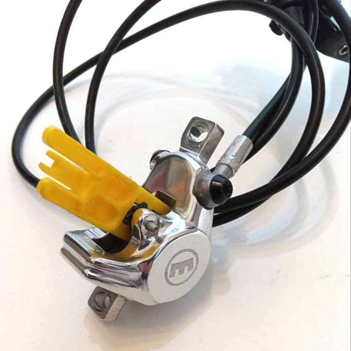 MAGURA MT8 PRO 油圧カーボンブレーキレバー、キャリパー左右セット