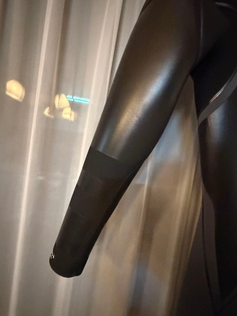 Hurley ブラック フルスーツ