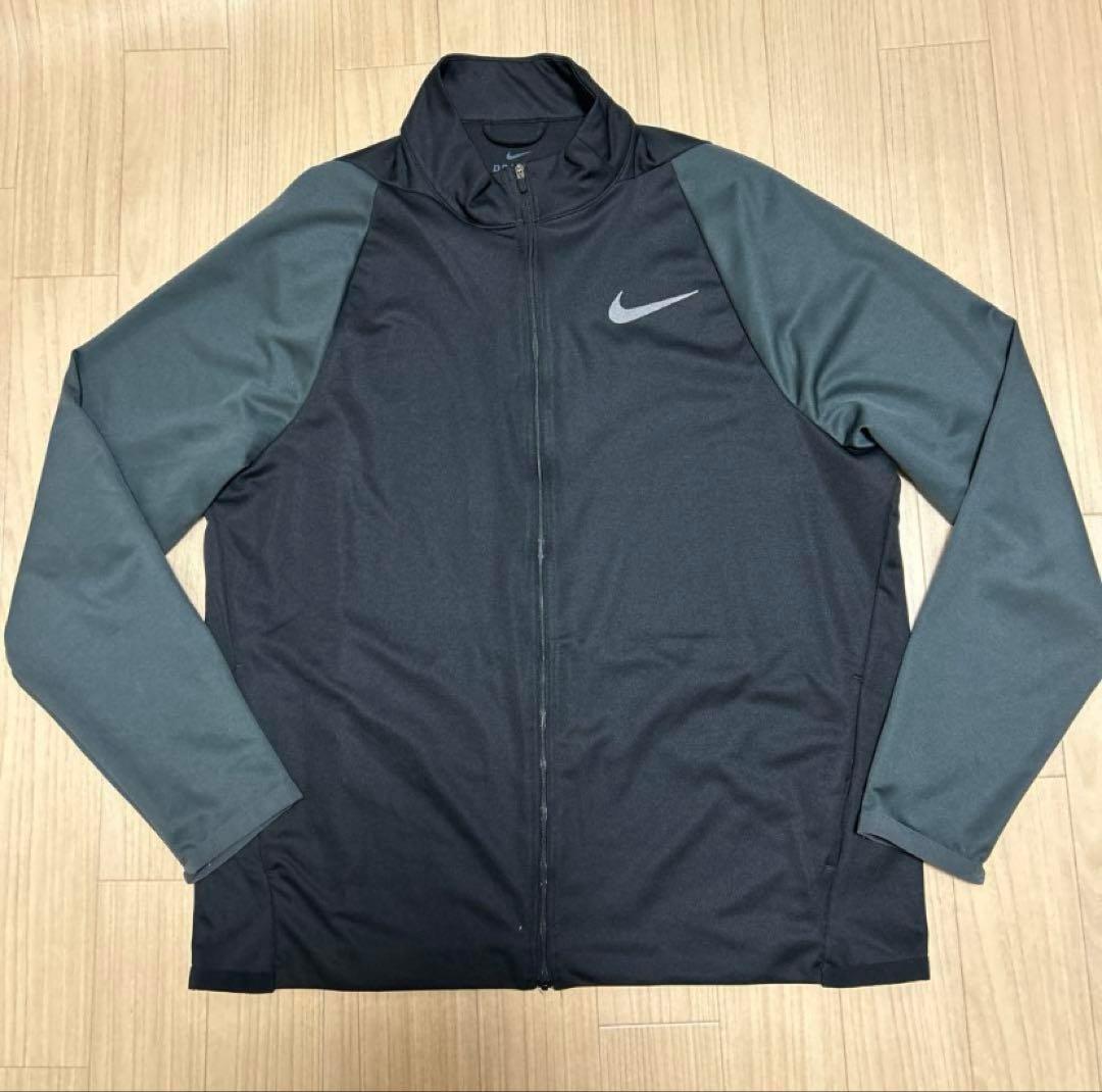 明日まで出品　★NIKE★ナイキ／DRY-FIT サイズ–XL