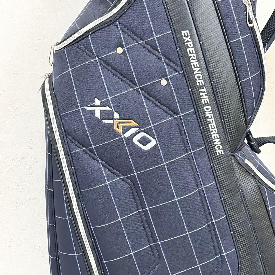 極美品 XXIO ゼクシオ キャディーバッグ 9.5型 4分割 チェック 紺