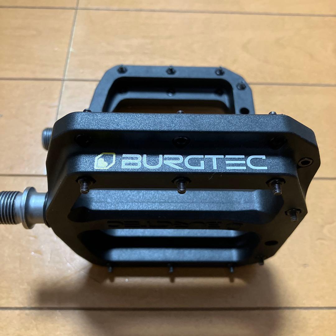 Burgtec MK4 コンポジットフラットペダル ブラック ワンサイズ