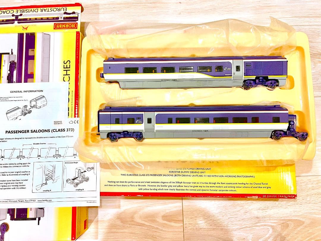 HORNBY ユーロースター (R3215、R4580；OOゲージ）セット