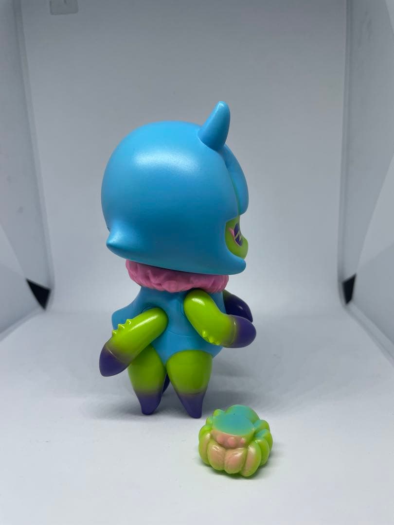 タイガートイ 蜘蛛の子ちらすちゃん ART JUNKIE ソフビ