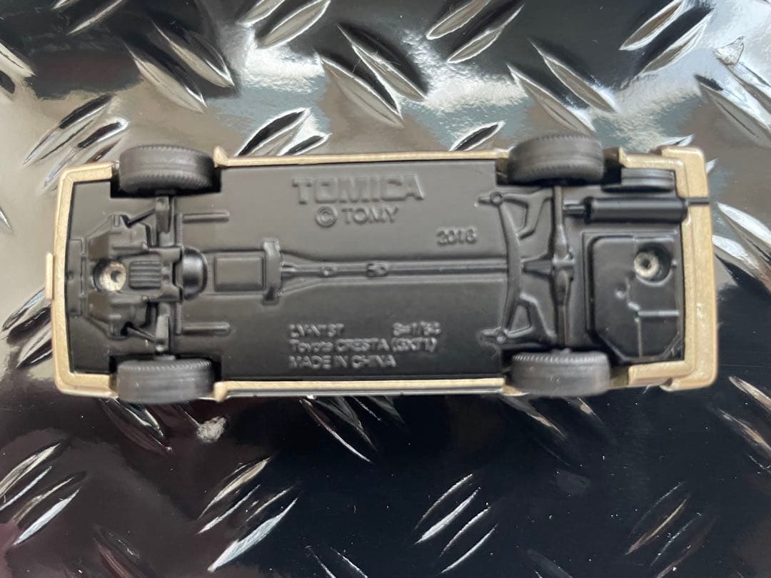 TOMICA LIMITED VINTAGE NEO トヨタ　クレスタ　ツートン