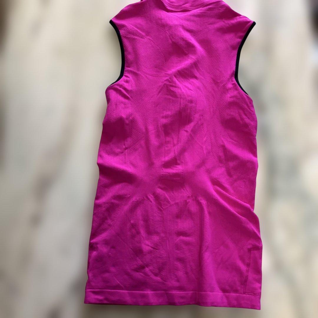 URBAN INSTINCT ノースリーブ ヨガウェア ピンク　美品