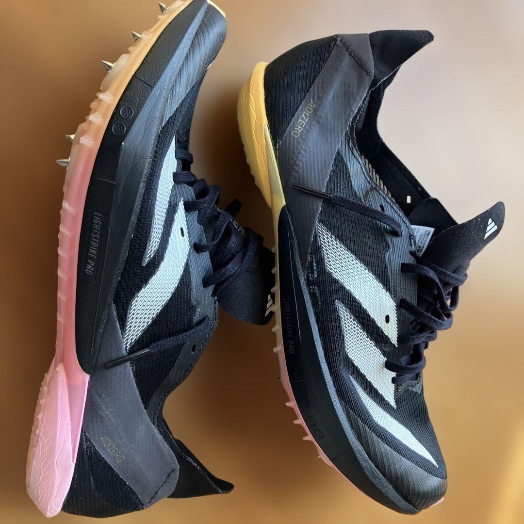 ADIZERO スパイクシューズ　アンビジョン