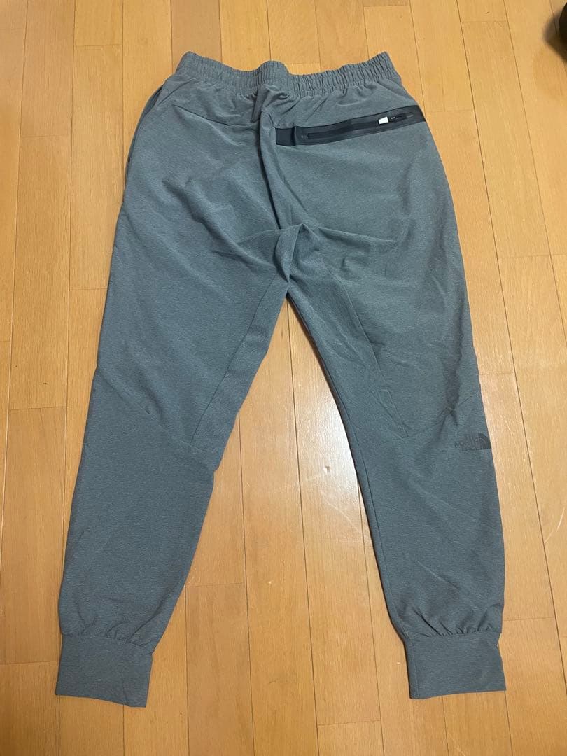 THE NORTH FACE グレー ジャージパンツ