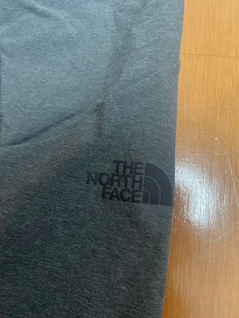 THE NORTH FACE グレー ジャージパンツ