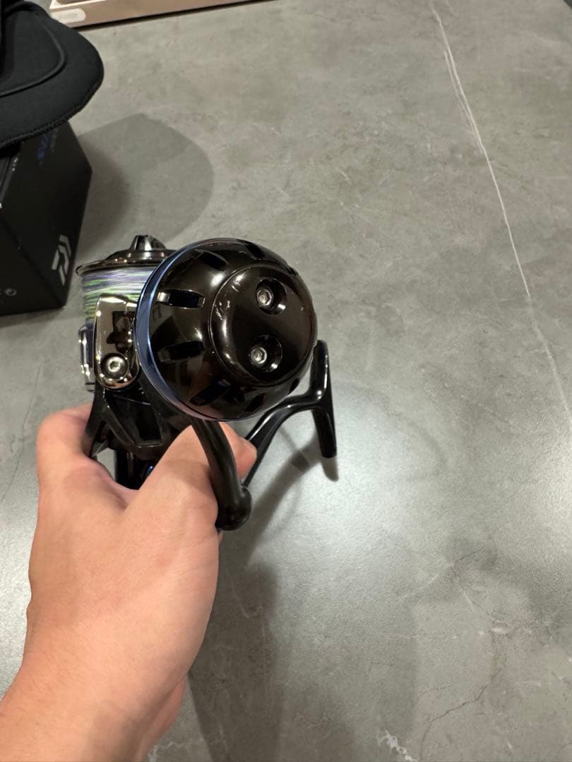 DAIWA SALTIGA 5000H リール 専用ケース付き
