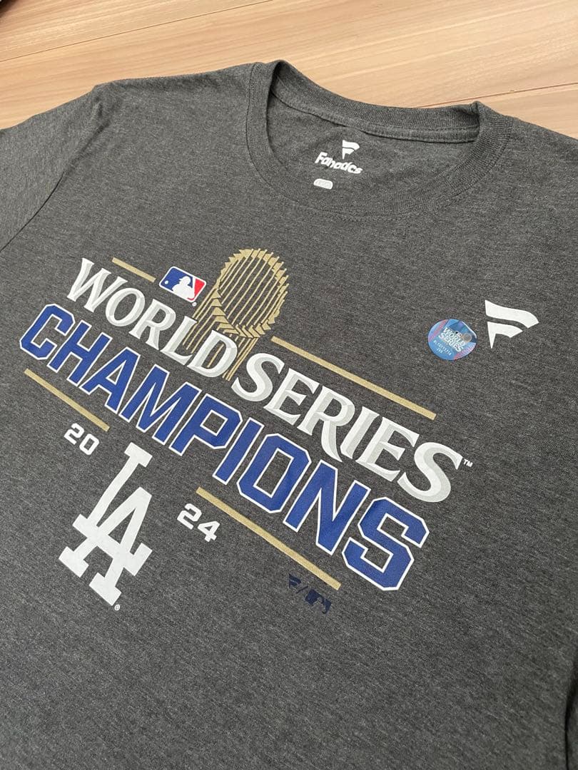 MLB公式 ドジャースワールドシリーズチャンピオンズTシャツSサイズ　未開封