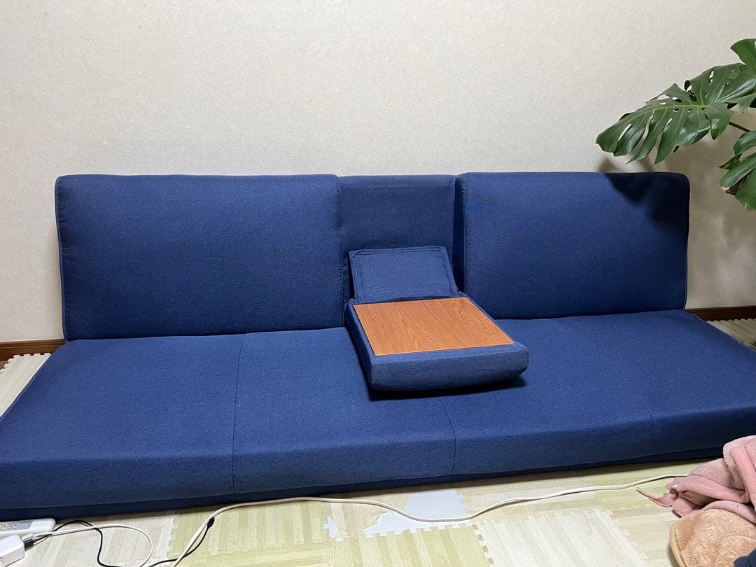 今だけ16000円→12000円！！アイリスプラザ ソファベッド　テーブル付き
