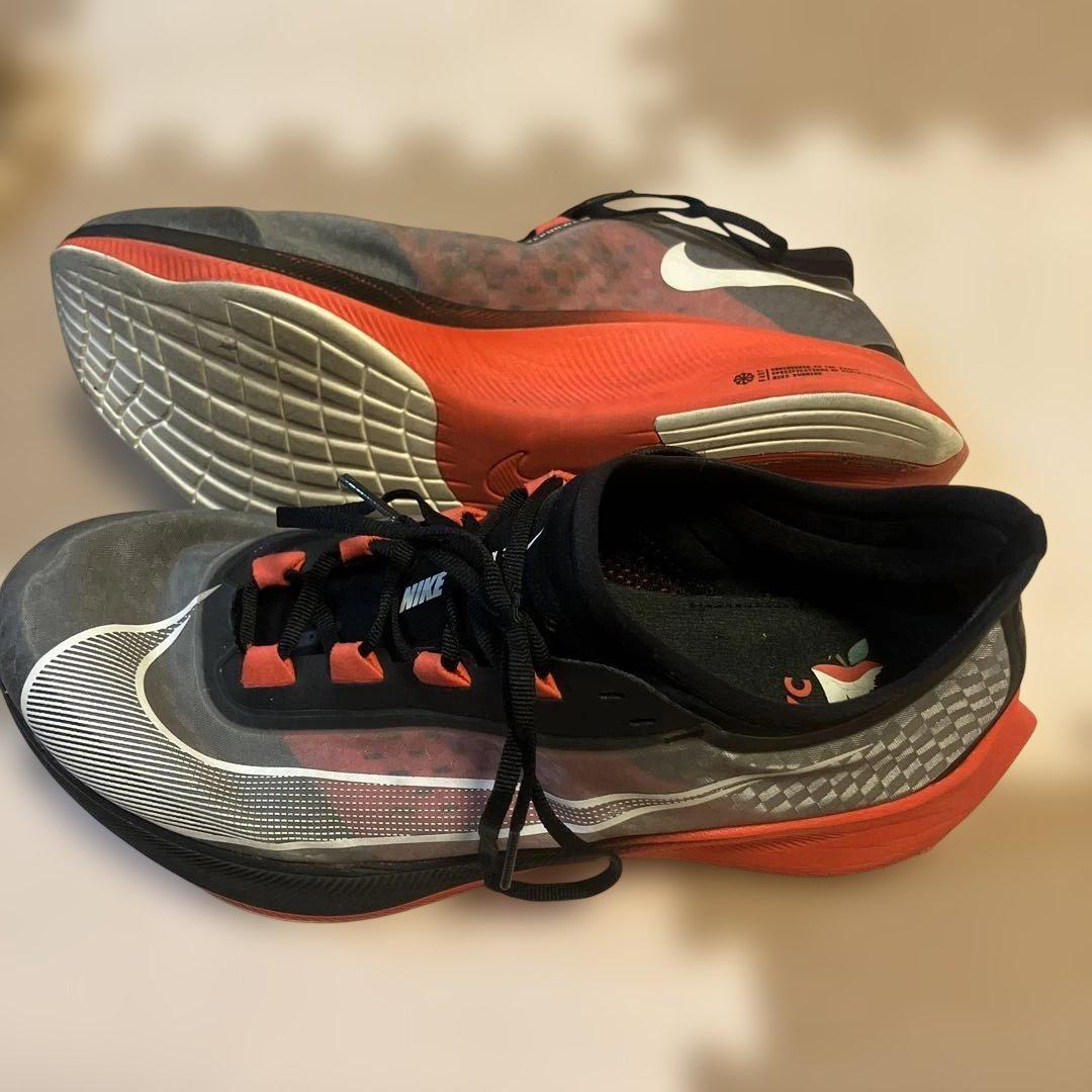 Nike Zoom fly 3 NYC限定モデル　中古品28.5