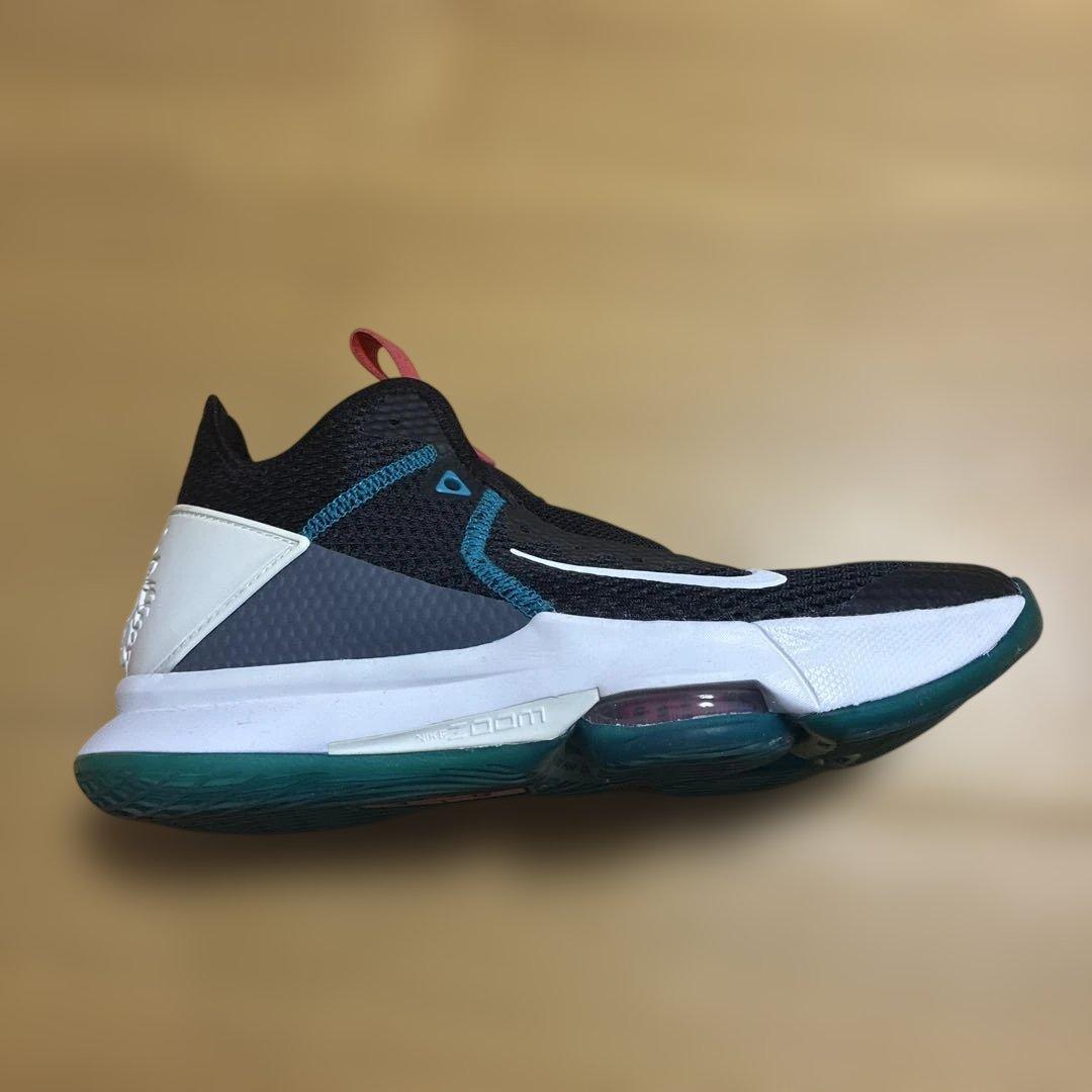 ナイキ レブロン ウィットネス 4（LeBron Witness IV）