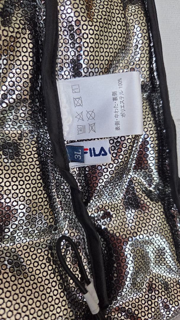 ☆FILA フード付きホワイトブルゾン☆
