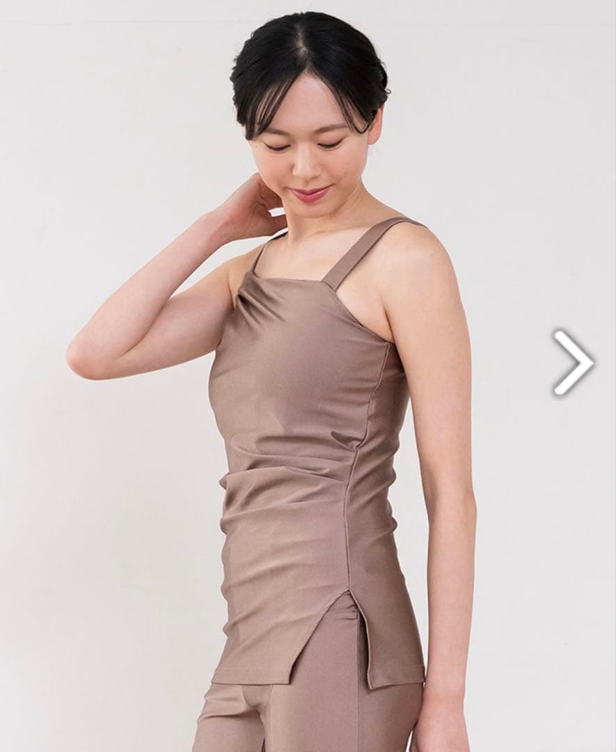 新品未使用【SUKALA】シャインストレッチアシンメトリーチュニック