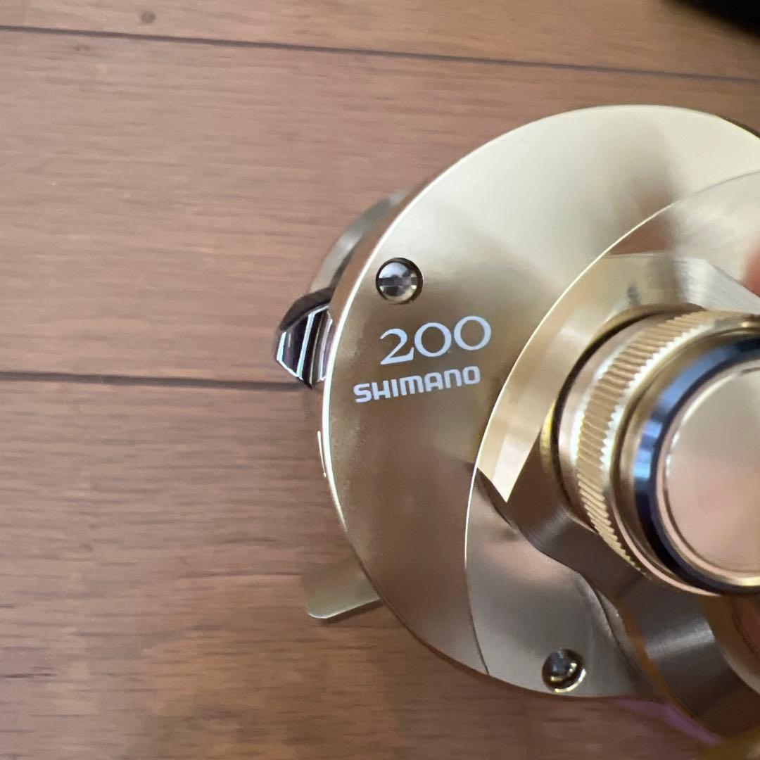 ❤️極美品❤️ シマノ21 カルカッタコンクエスト 200 右巻き