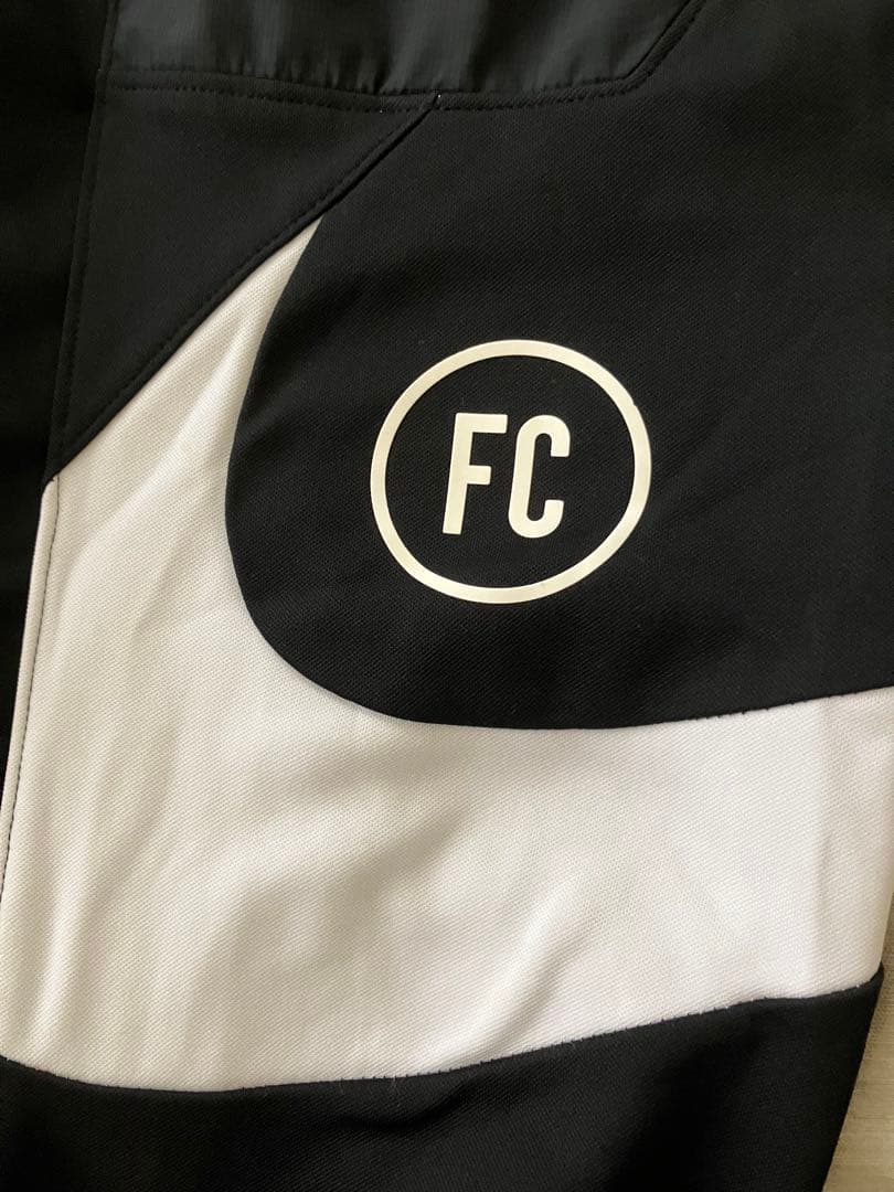 NIKE FCパンツ ビッグスウッシュ　Mサイズ