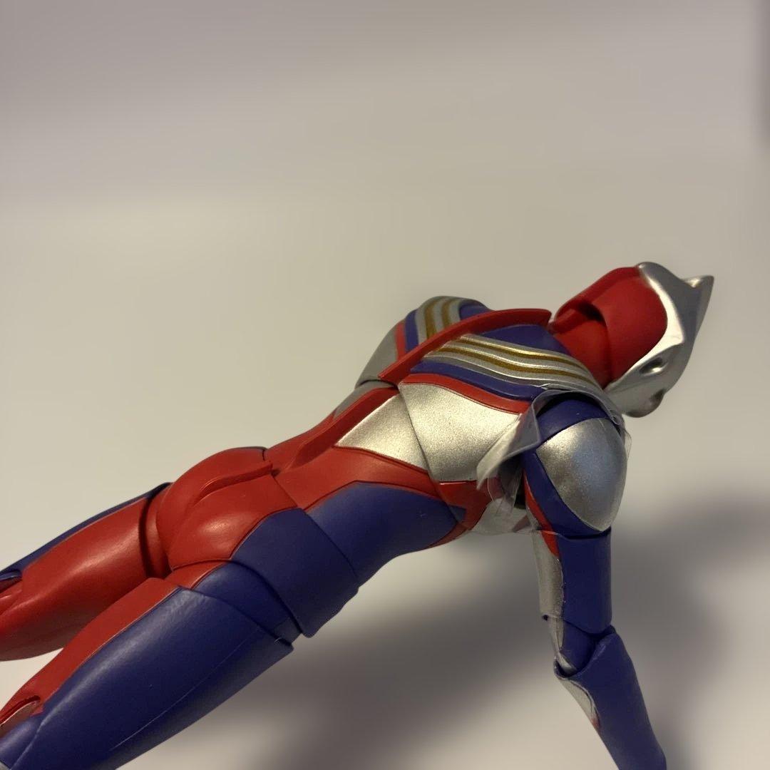 S.H.フィギュアーツ　真骨彫製法　ウルトラマンティガ