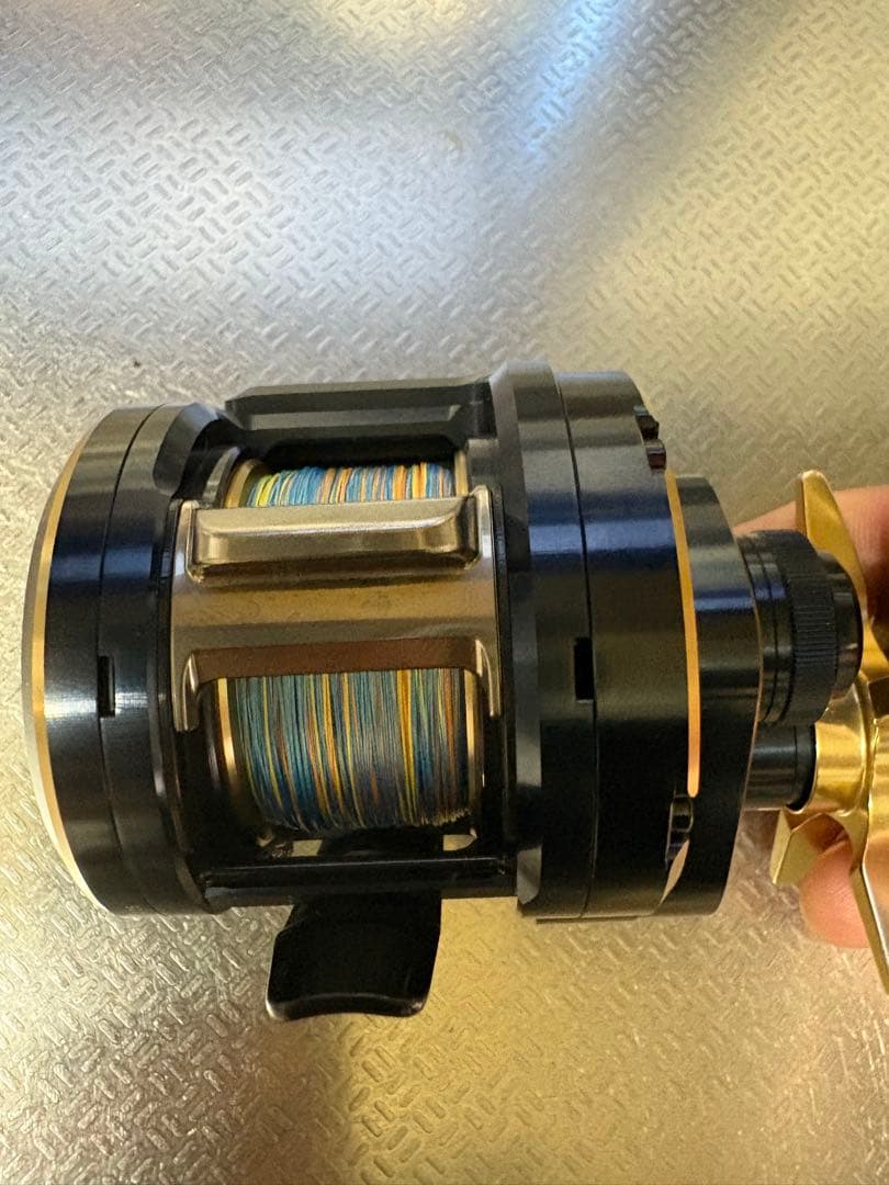 ダイワ　21ソルティガ ic 300H-SJ 右巻き　 ハンドル丸型に交換
