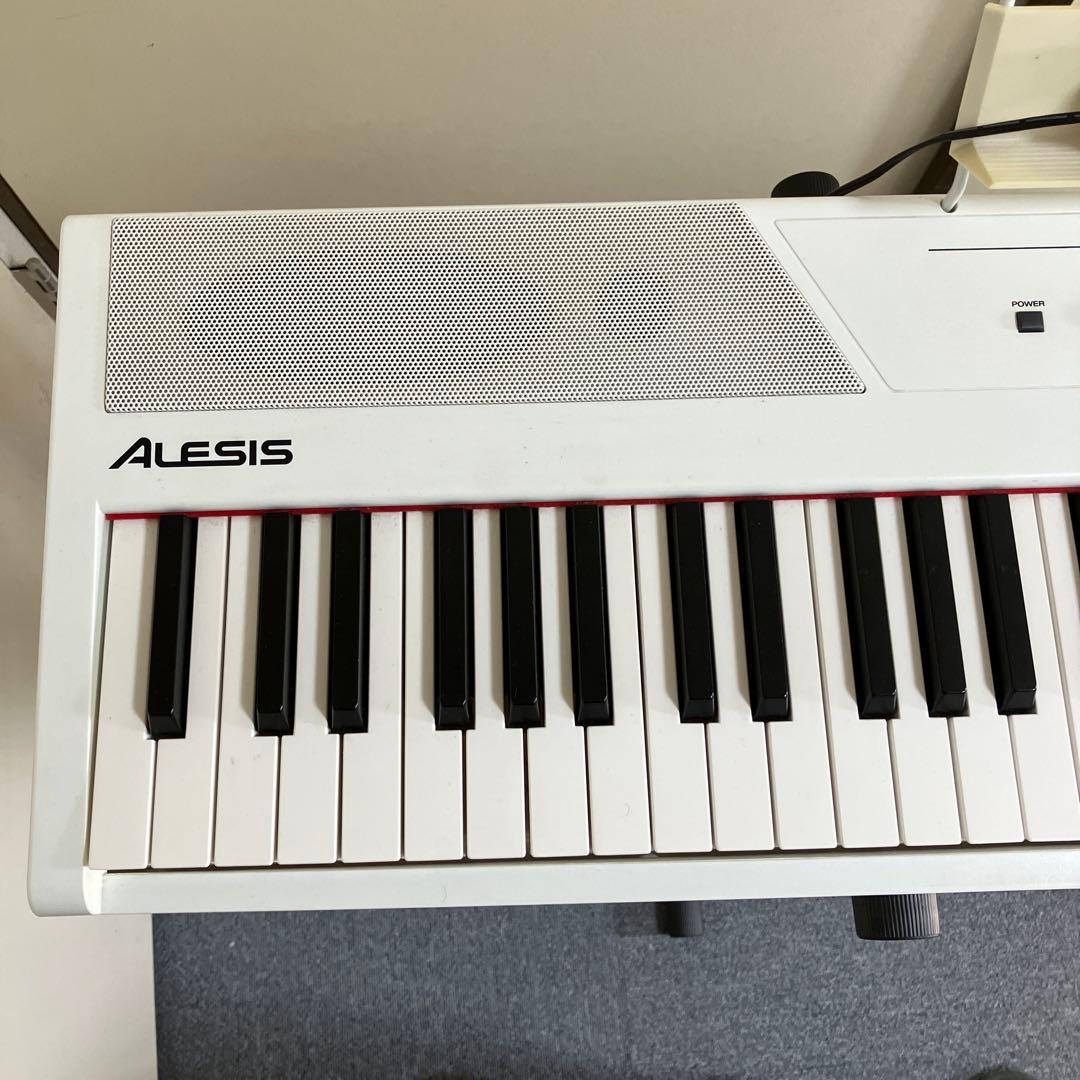Alesis 88鍵キーボードM-AudioSP-2ペダルとスタンド同梱します