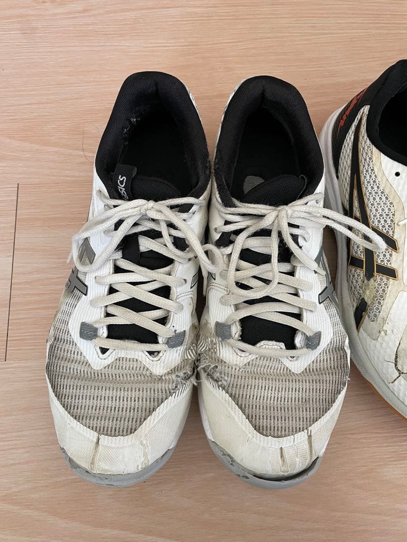 ASICS バレーボールシューズ ホワイト/シルバー　ホワイト/ブラック　2足