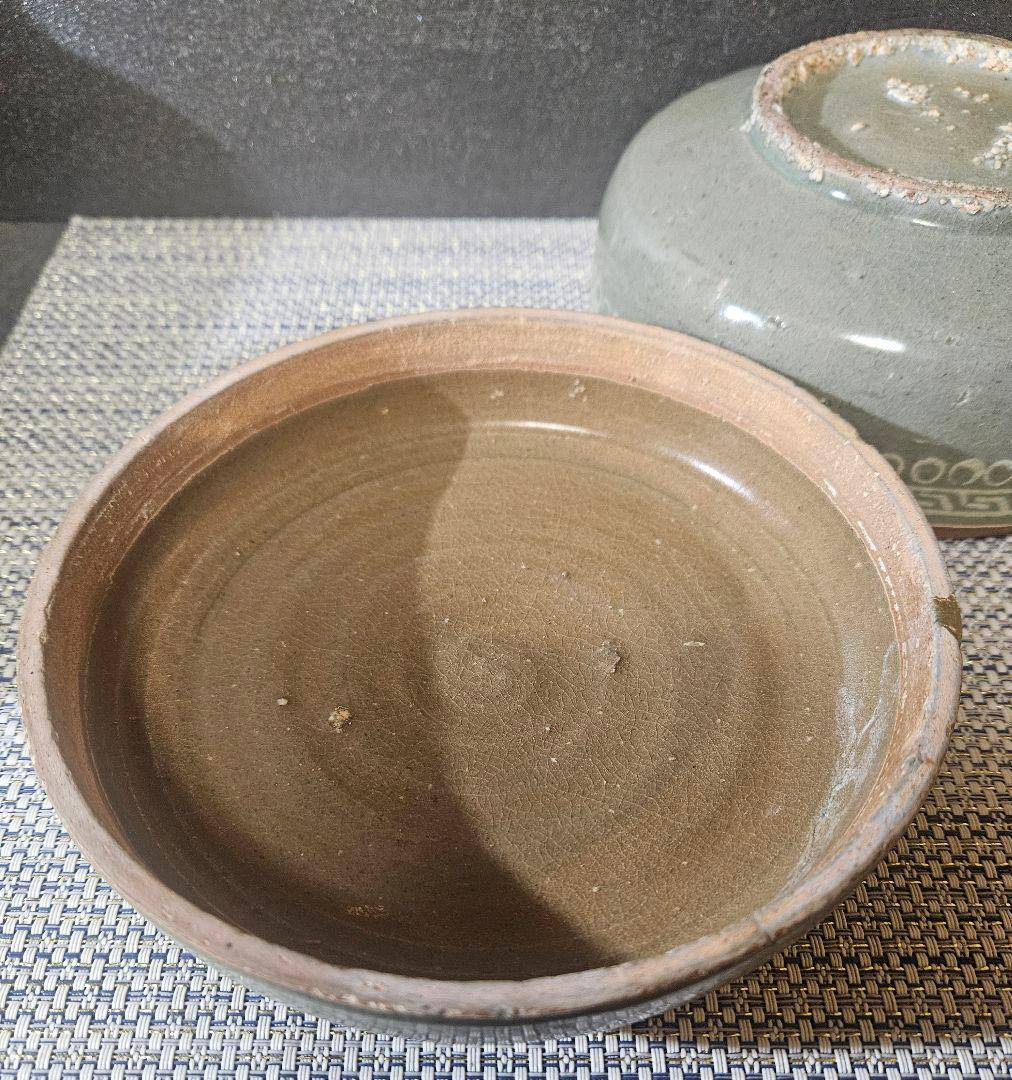 半島古美術　半島古陶磁　高麗青磁象嵌　丸紋に花　鶴図　蓋物　合子　径16.4cm