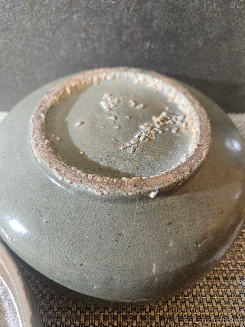 半島古美術　半島古陶磁　高麗青磁象嵌　丸紋に花　鶴図　蓋物　合子　径16.4cm